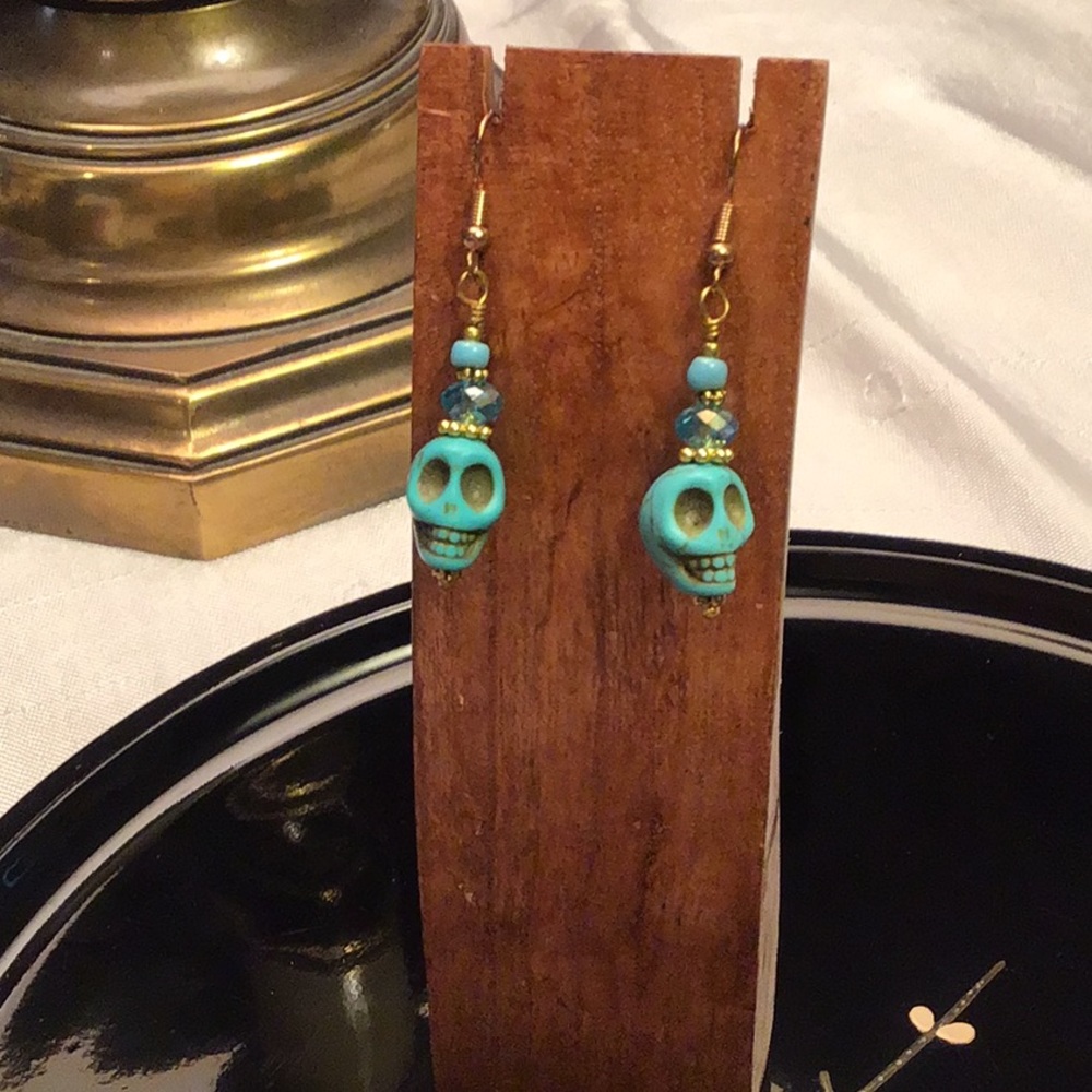 Small turquoise skull earrings
